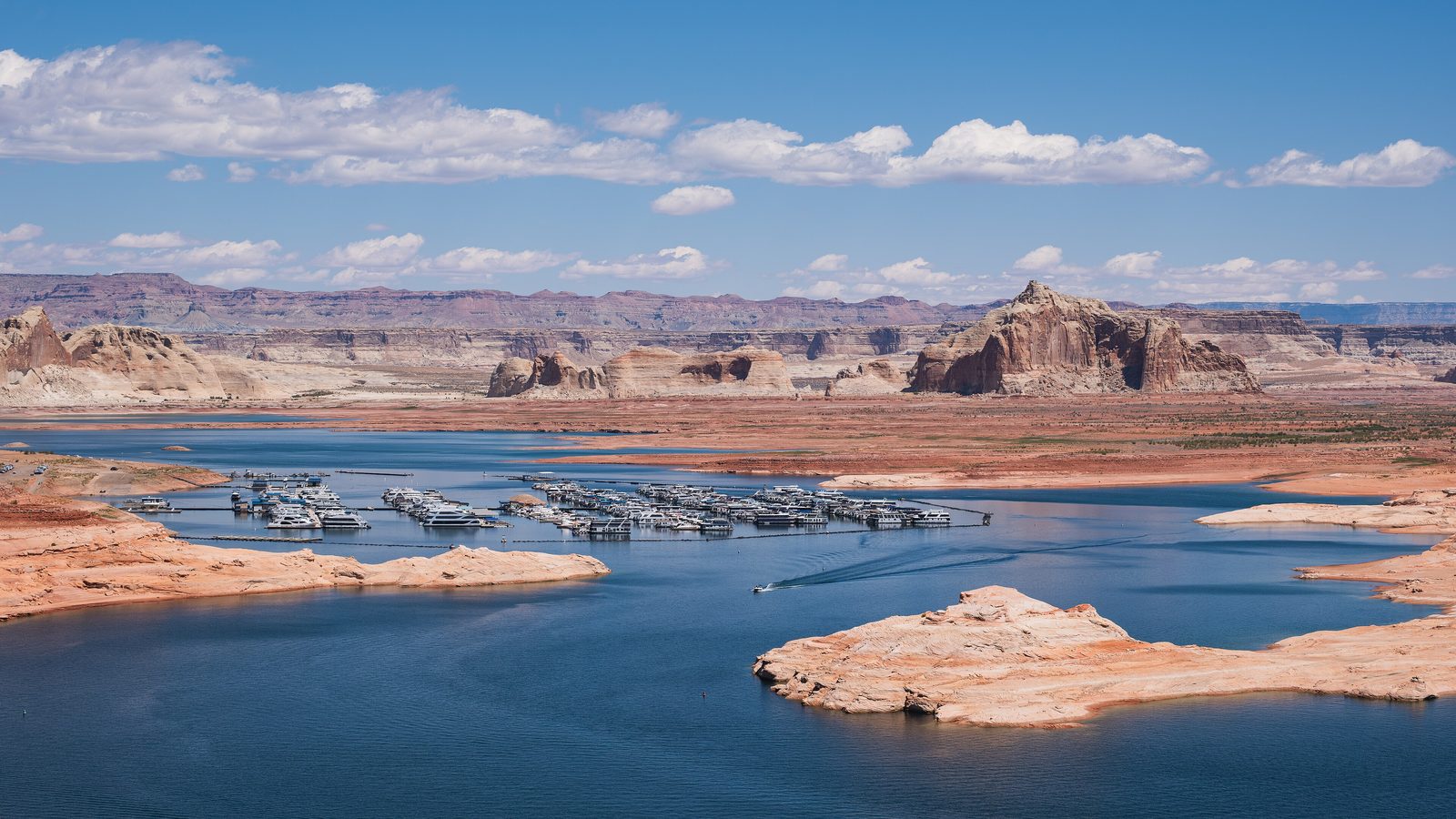 Wahweap Marina and Lake Powell