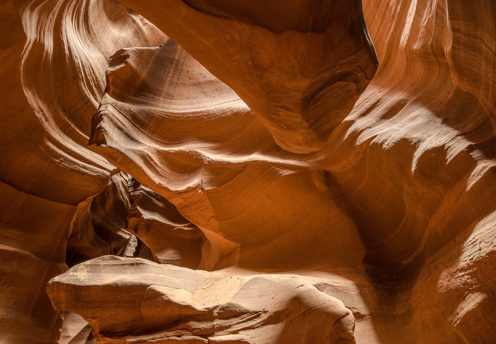 The sandstone walls of Upper Antelope Canyon