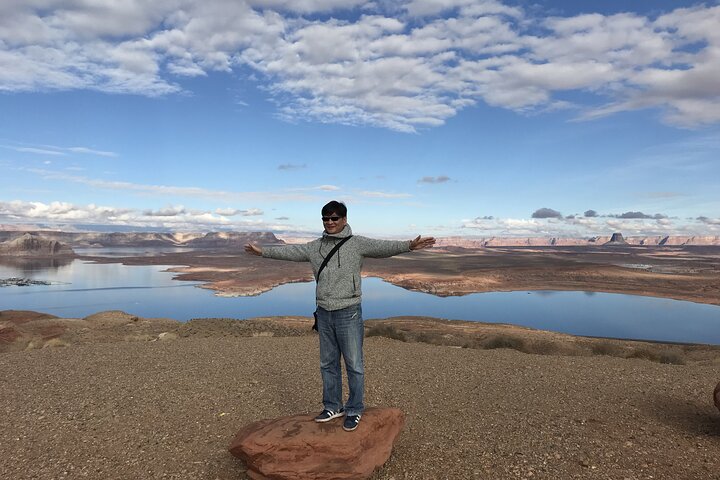 Small-Group Lower Antelope Canyon and Horseshoe Bend Tour w/ Lunch, photo 5 of 9