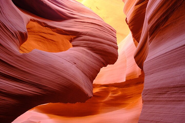 Guided Antelope Canyon and Horseshoe Bend Day Tour from Las Vegas, photo 5 of 10