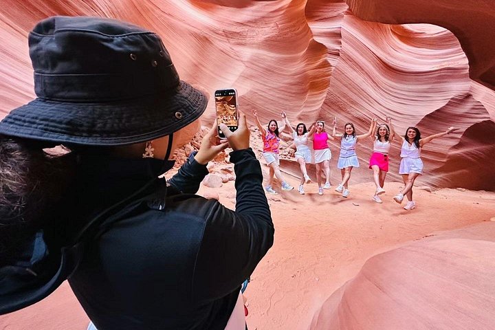 Lower Antelope Canyon Prime Time Entry with Navajo Guide, photo 2 of 10