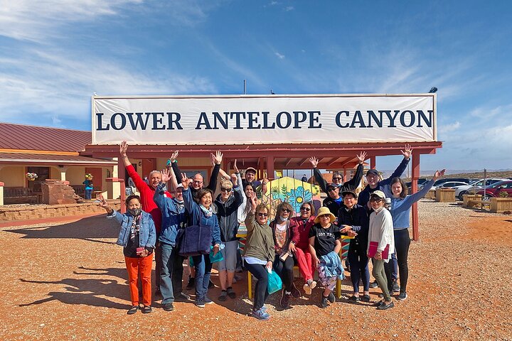 Guided Antelope Canyon and Horseshoe Bend Day Tour from Las Vegas, photo 9 of 10