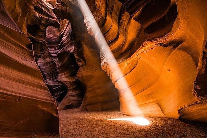 Private Upper or Lower Antelope Canyon and Horseshoe Bend Day Tour, photo 3 of 10