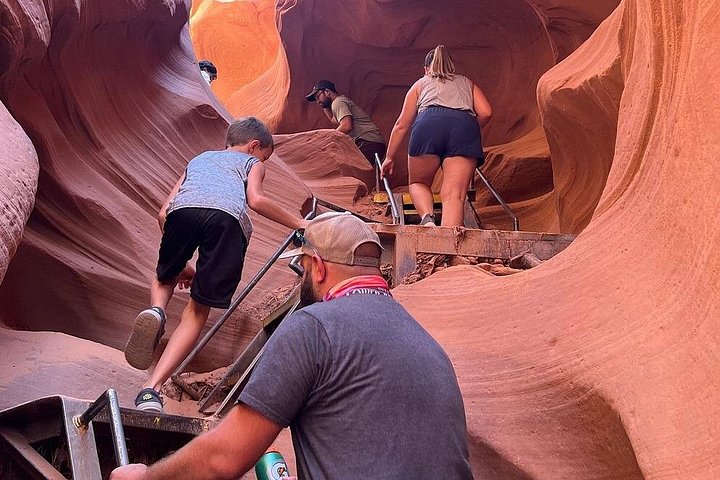 Antelope Canyon and Horseshoe Bend Day Tour from Flagstaff, photo 9 of 10