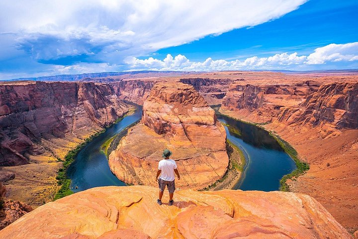 Guided Antelope Canyon and Horseshoe Bend Day Tour from Las Vegas, photo 3 of 10