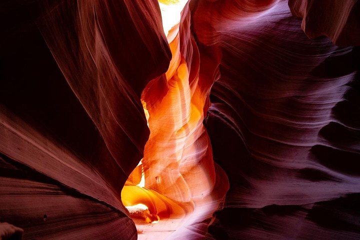 Upper Antelope Canyon and Horseshoe Bend from Las Vegas with Lunch, photo 3 of 10