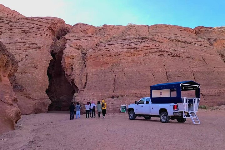 Upper Antelope Canyon and Horseshoe Bend from Las Vegas with Lunch, photo 4 of 10