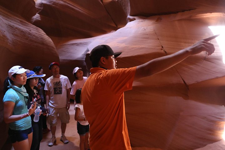 Upper Antelope Canyon Tour by AACT, photo 5 of 7
