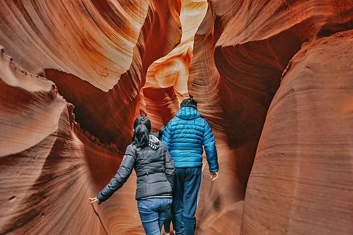 Guided Antelope Canyon and Horseshoe Bend Day Tour from Las Vegas, photo 2 of 10