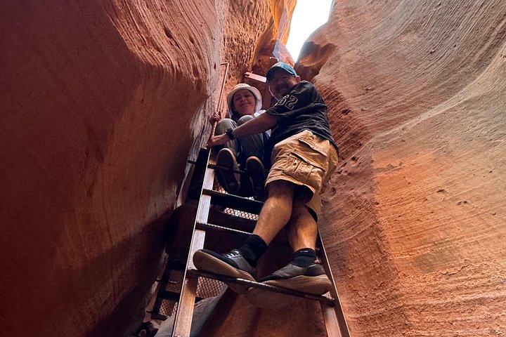 Deer Canyon Adventure through Antelope Canyon, photo 9 of 10