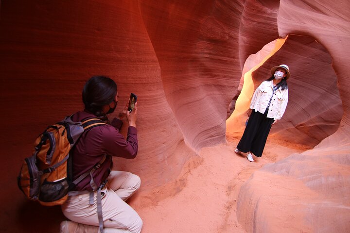 Lower Antelope Canyon Hiking Tour, photo 3 of 10